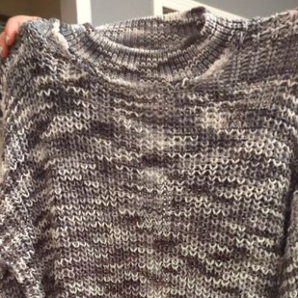 POL Women's Sweater Size Medium